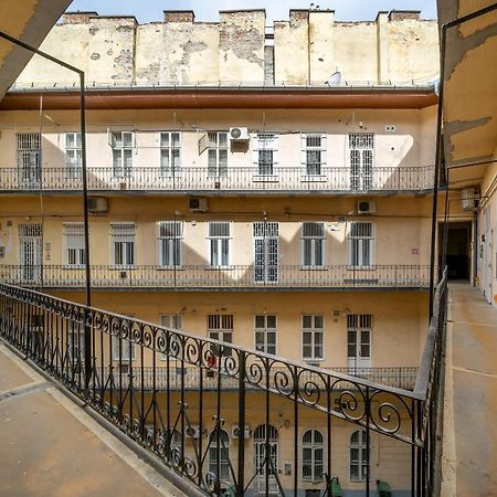 Oktogon Four Residence Будапеща Екстериор снимка