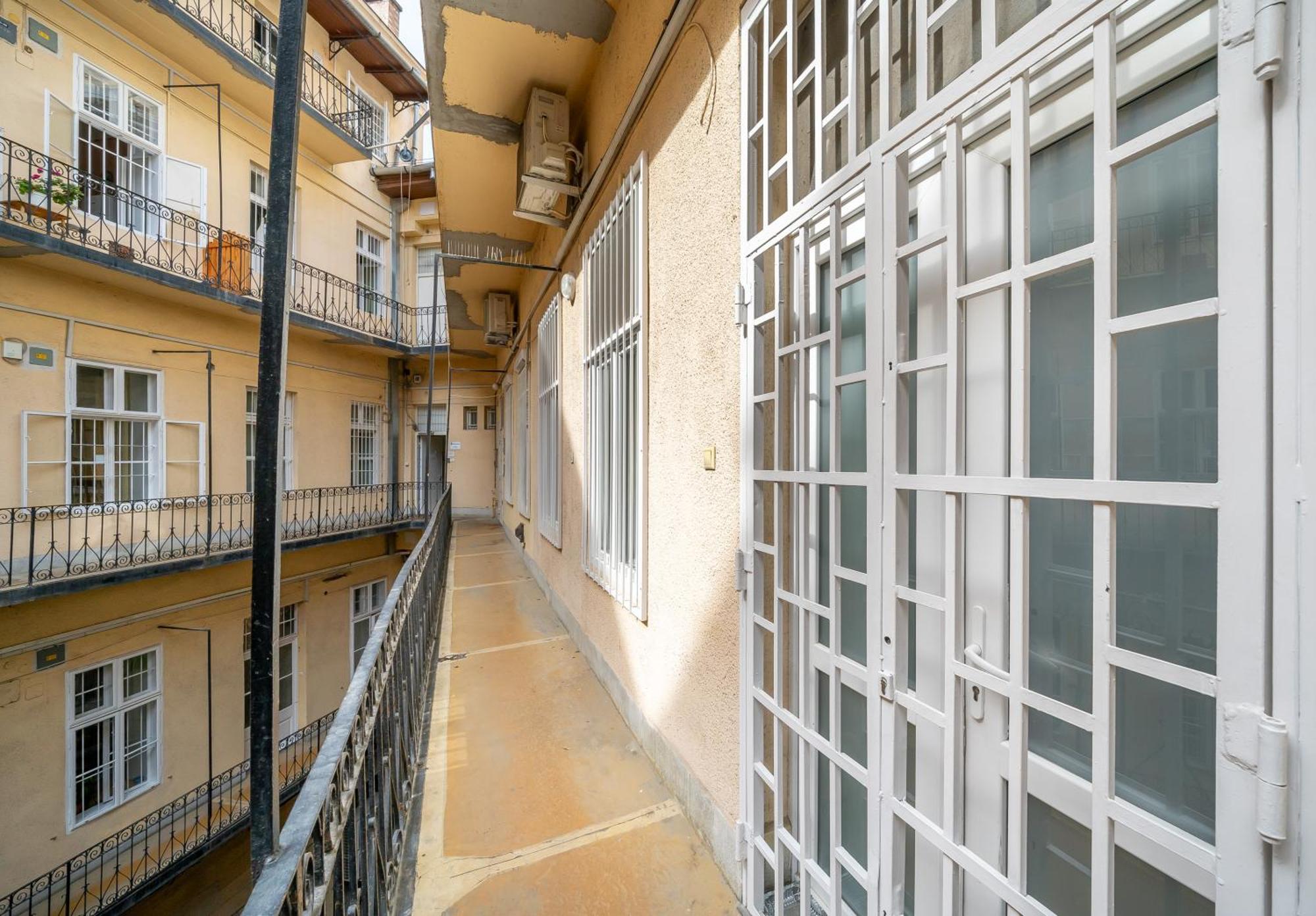 Oktogon Four Residence Будапеща Екстериор снимка