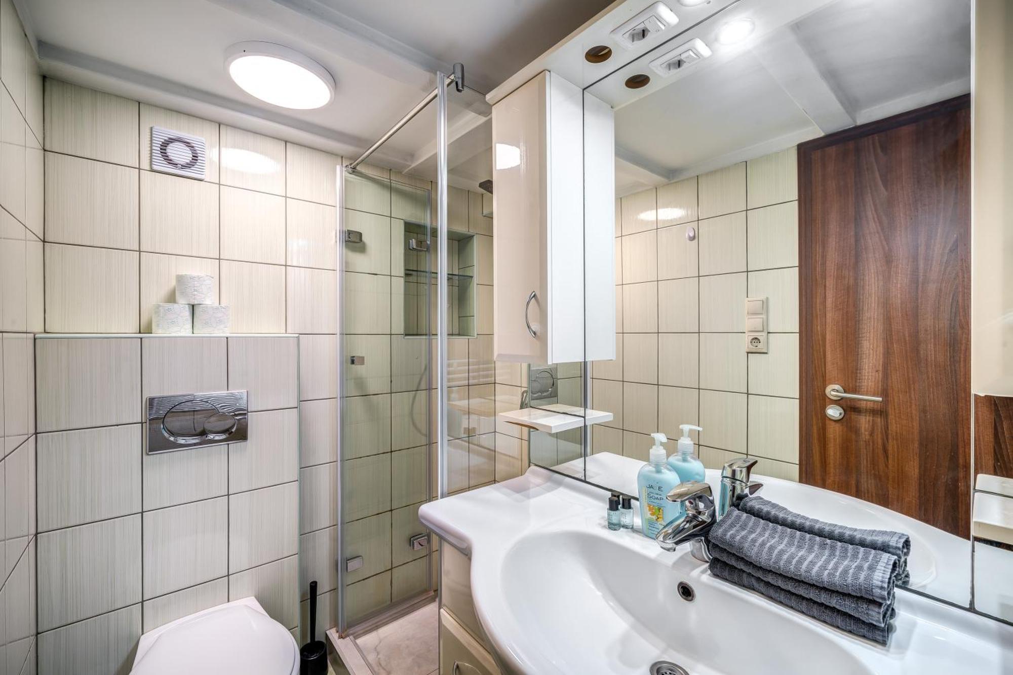 Oktogon Four Residence Будапеща Екстериор снимка